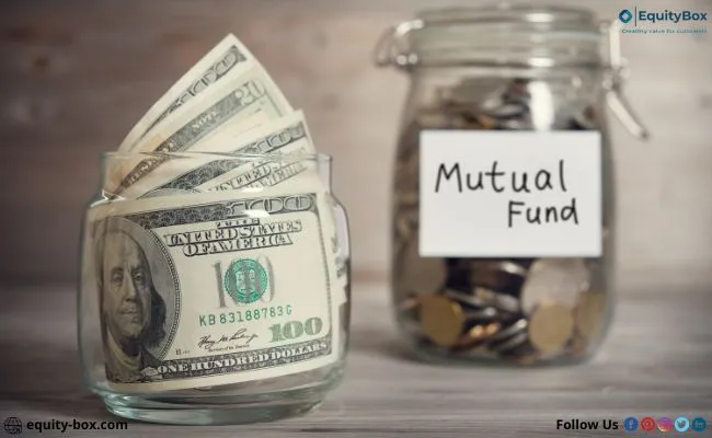 A jar of US dollar notes beside a jar of coins labelled “Mutual Fund”